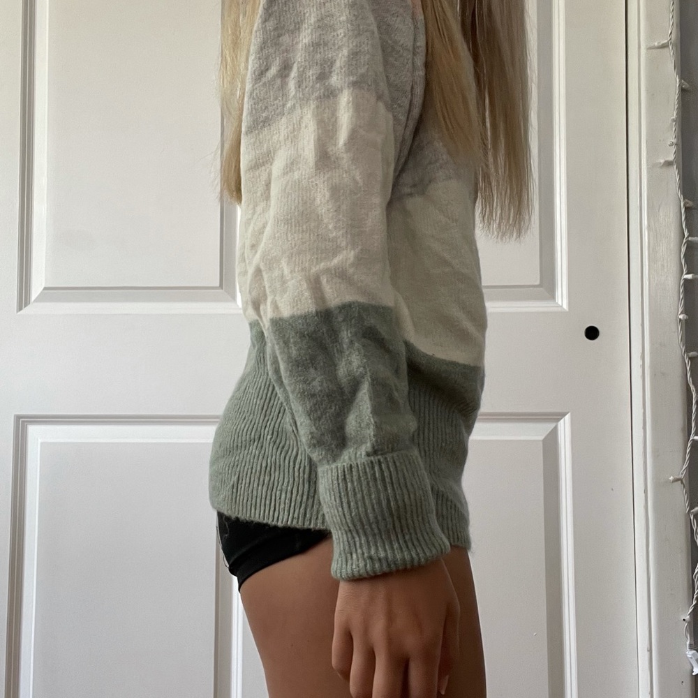 h&m sweater - Picture 4 of 8
